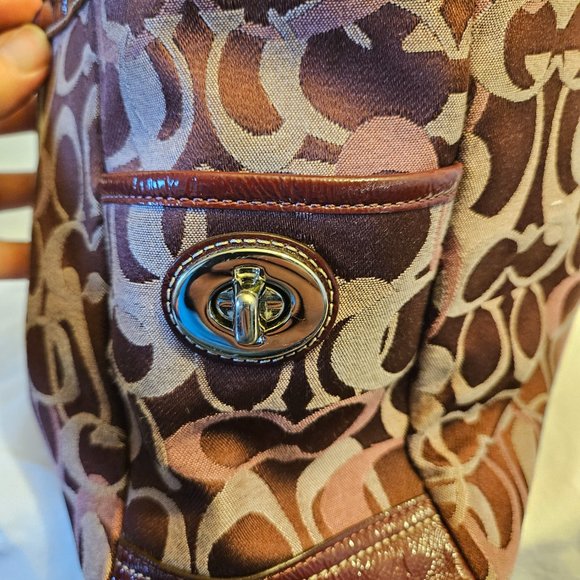 Coach Optic SIgnature Gallery Bag, Burgundy - Picture 5 of 8